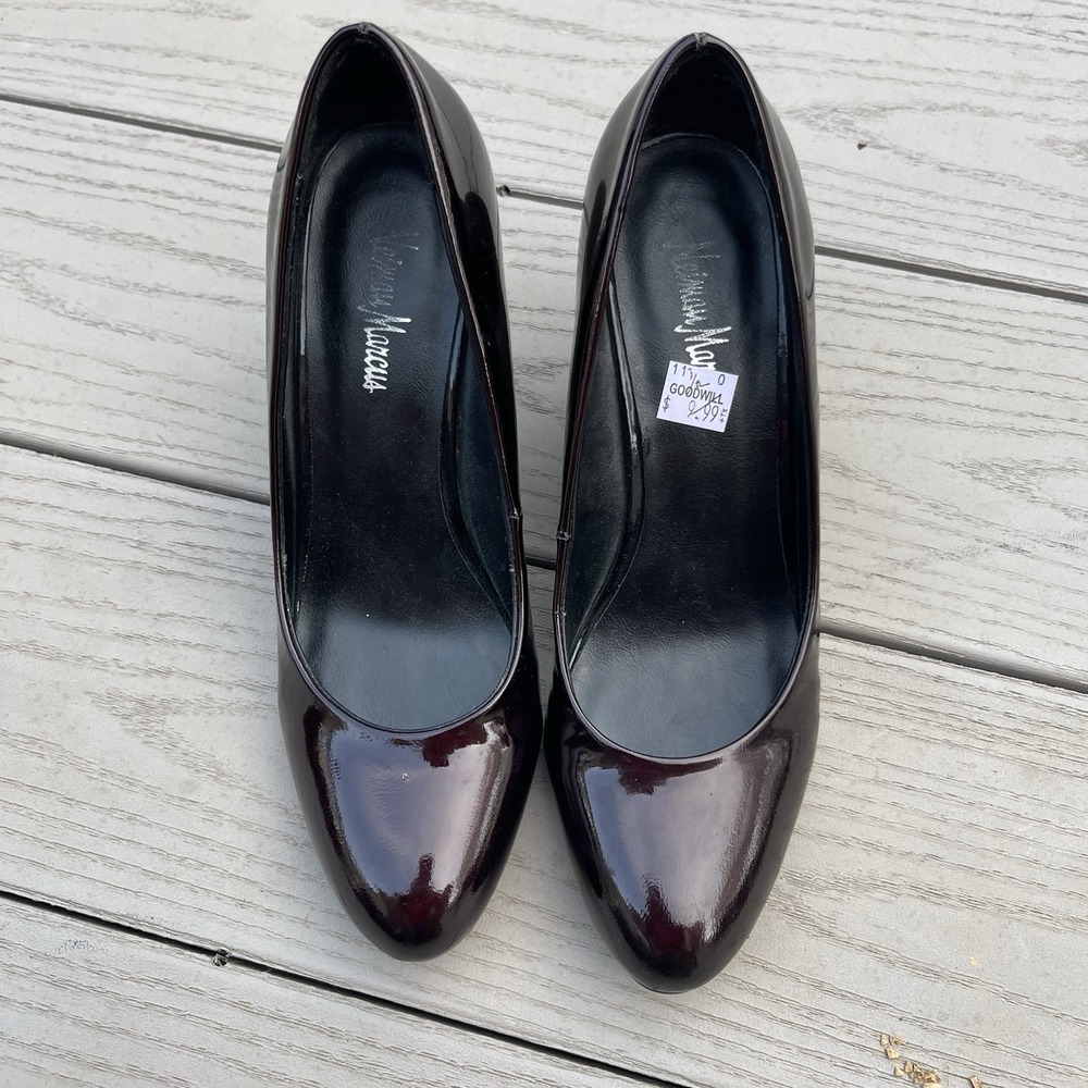 Neiman‎ Marcus Burgundy Patent Leather Wedge Shoe Heels Size 7